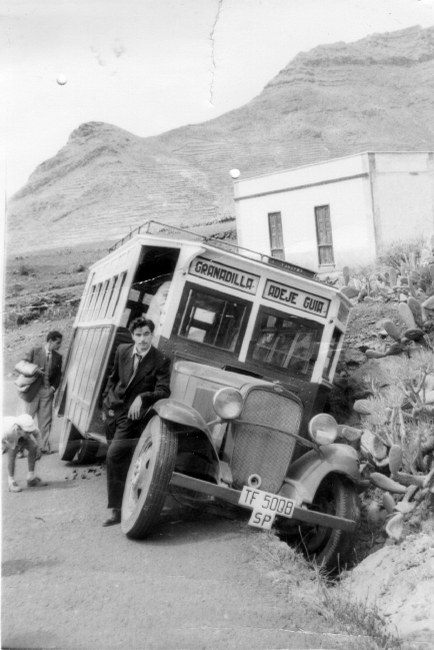 Sur de Tenerife. Transporte Público. Fondo Fotográfico Cauce Sur